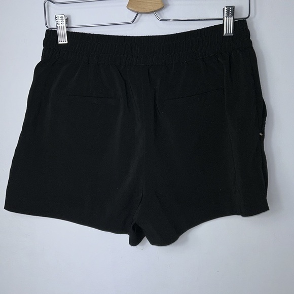 Dynamite Shorts - Picture 4 of 9